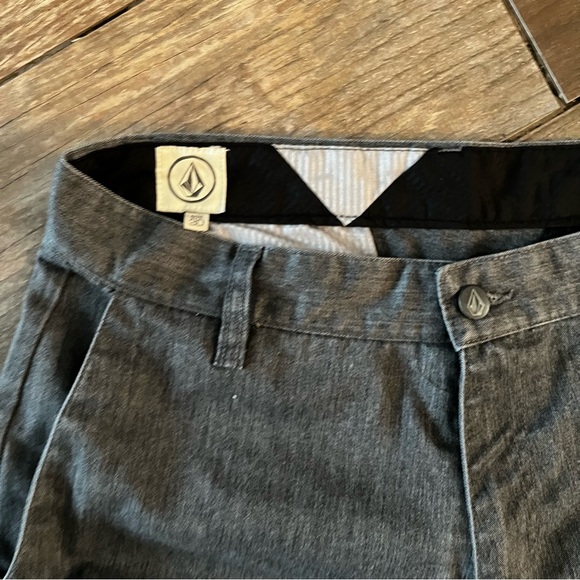 Volcom Shorts - Picture 4 of 5